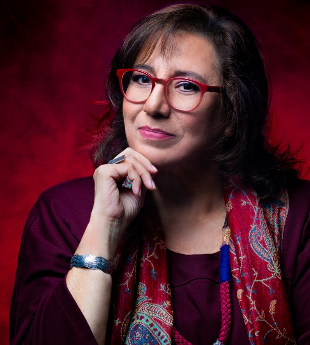 Η Λένα Πλάτωνος και η Μαρία Φαραντούρη υπό το φως της πανσελήνου στην Ελευσίνα