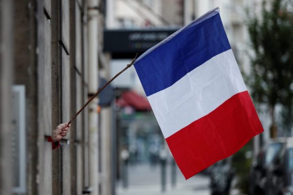 Γαλλία: Επιθυμεί την απέλαση κάθε αλλοδαπού που έχει διαπράξει σοβαρά αδικήματα