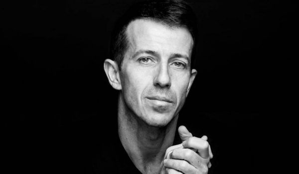 Άξονες, η παράσταση χορού του Αντώνη Φωνιαδάκη στην Πειραιώς 260