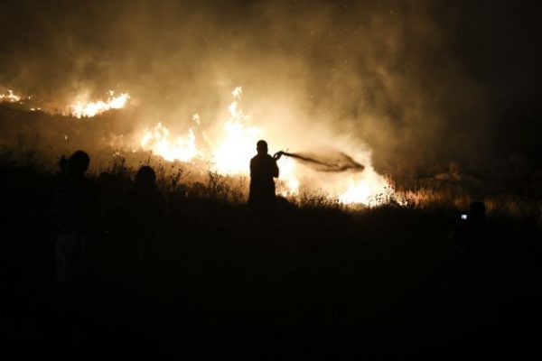 Φωτιά στην Άμφισσα: Εκκενώνεται η Ιτέα και το Σερνικάκι