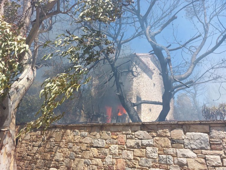 Φωτιά: Συνεχίζονται οι άνεμοι 7 μποφόρ στην Αττική