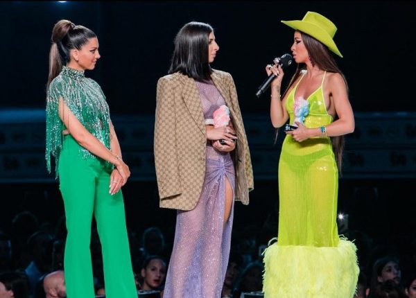 Mad VMA: «Λύγισαν» Άσπα και Ελένη Φουρέιρα στη βράβευση για τον Mad Clip