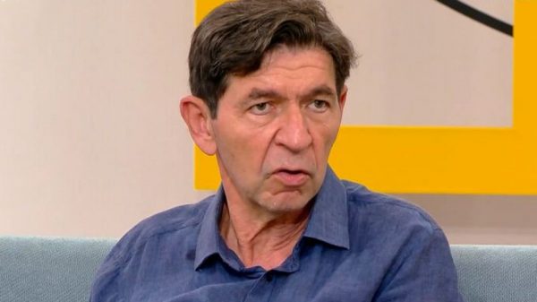 Γεράσιμος Σκιαδαρέσης: Η απάντηση μετά τον χαμό για το μπλουζάκι με τον Κρέοντα – «Αντιπαθώ την…»