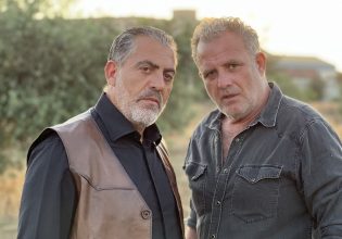 Η Γη της Ελιάς: Μεγάλες ανατροπές και εξελίξεις τη 2η σεζόν – Το μέλλον του Δημοσθένη στη Μάνη