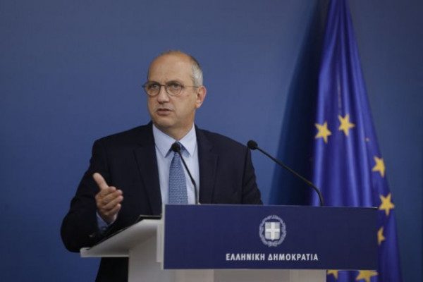 Γιάννης Οικονόμου: «Ο κ. Τσίπρας μήπως ζητά να φορολογηθούν και οι εκπτώσεις από τη ΔΕΗ στα ευάλωτα στρώματα;»