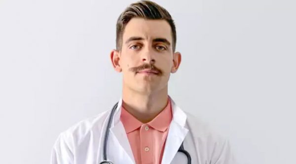 Μάκης Κατσανέας: Από την πασαρέλα του GNTM, ειδικευόμενος ορθοπεδικός στην Κλινική