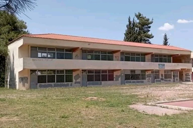 Επτά χρόνια μετά, το Γυμνάσιο στις Ερυθρές θα λειτουργήσει και πάλι