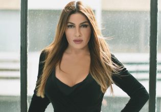 Έλενα Παπαρίζου: Βάζει το μαγιό και ποζάρει ακομπλεξάριστη χωρίς φίλτρα και ρετούς