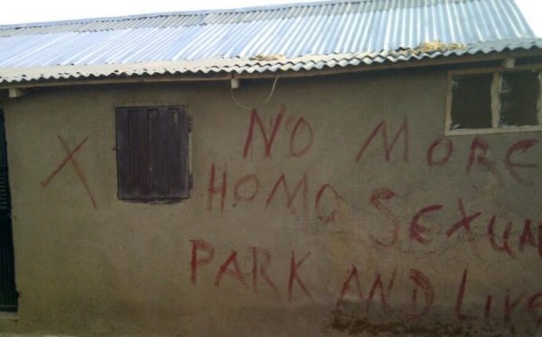 Νιγηρία: Τρεις άνδρες καταδικάστηκαν σε θάνατο διά λιθοβολισμού ως ένοχοι για ομοφυλοφιλία