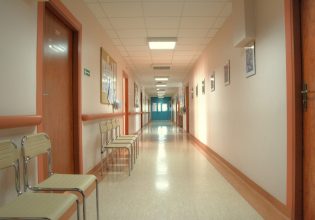 Ζωή χωρίς κοροναϊό μετά το 2023 βλέπει το 40% της Θεσσαλονίκης