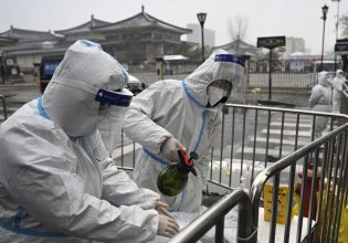 Κοροναϊός: Κλείνουν σχολεία, μπαρ και πολιτιστικοί χώροι σε κινέζικη πόλη με μόλις 18 κρούσματα