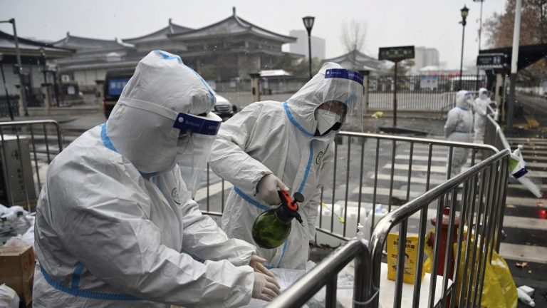 Κοροναϊός: Κλείνουν σχολεία, μπαρ και πολιτιστικοί χώροι σε κινέζικη πόλη με μόλις 18 κρούσματα