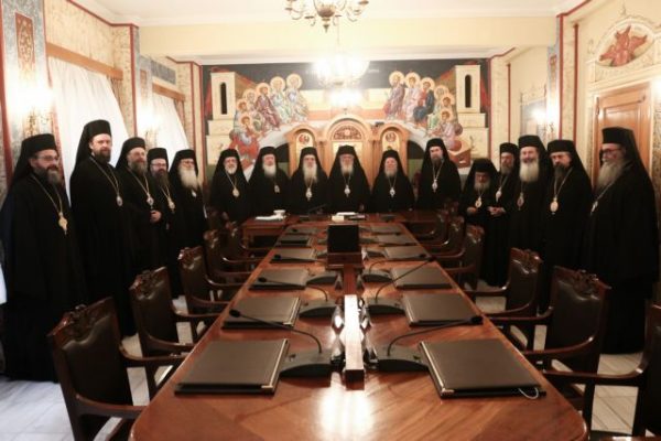 Επιστολή διαμαρτυρίας της Ιεράς Συνόδου για τη βάφτιση των παιδιών ομόφυλου ζευγαριού