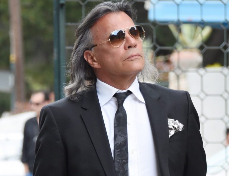 Ηλίας Ψινάκης: Σπάνια εξομολόγηση για τον πατέρα του και τα παιδικά του χρόνια