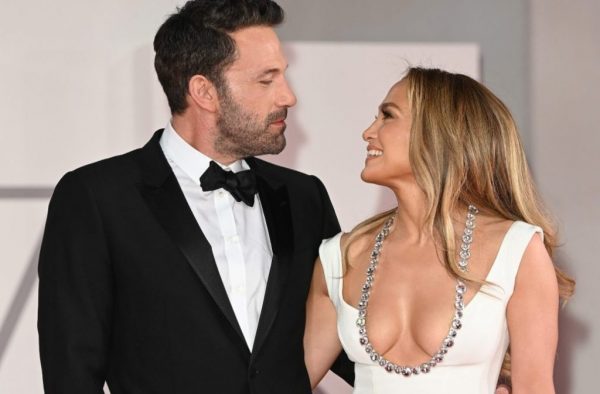 Τζένιφερ Λόπεζ: Έξαλλοι οι φαν της για την αλλαγή ονόματος σε Τζένιφερ Άφλεκ