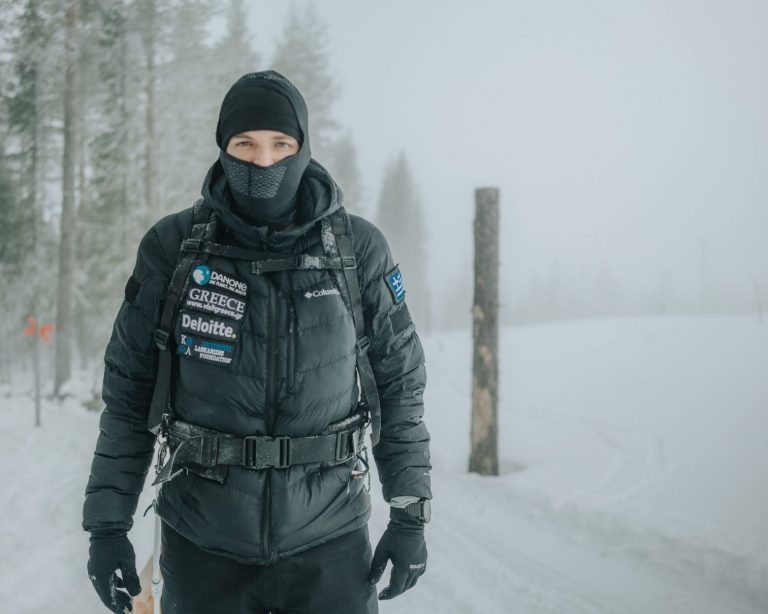 Ο Μάριος Γιαννάκου έτρεξε 500 χιλιόμετρα στους πάγους της Αρκτικής – και άλλαξε τη διατροφή του για να σώσει τον πλανήτη