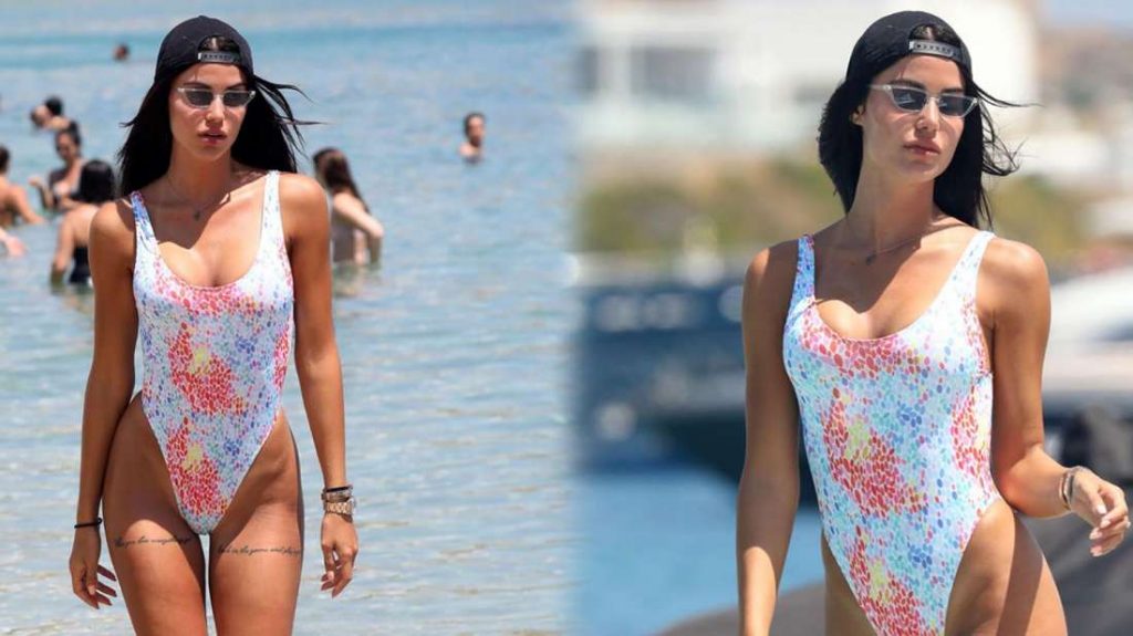 Ιωάννα Μπέλλα: Έβαλε… φωτιά στη Μύκονο με τις πόζες της – «Μου έλειψε το καλοκαίρι στην Ελλάδα»