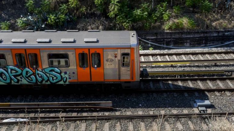 Πατήσια: Πτώση ατόμου από γέφυρα στις γραμμές του ΗΣΑΠ