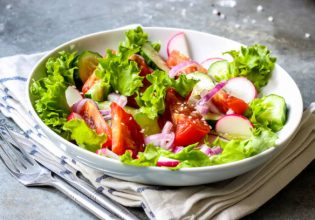 Ποιες είναι οι 8 ελληνικές σαλάτες στις καλύτερες του κόσμου