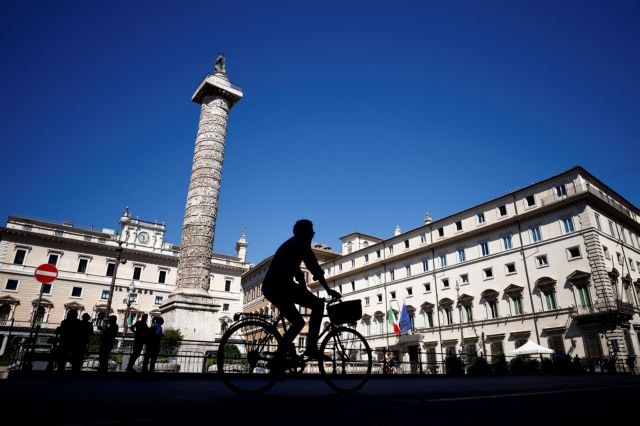 Οι τιμές τραβάνε την ανηφόρα και στην Ιταλία: Αυξήσεις έως και 68% - Πανάκριβες οι διακοπές