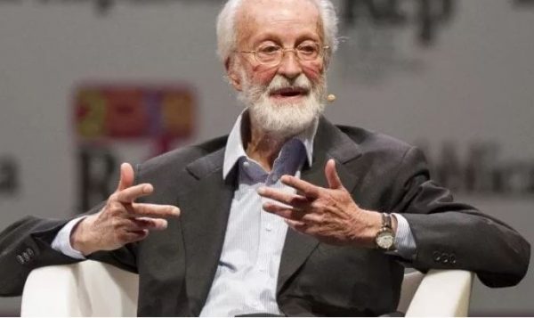 Ιταλία: Πέθανε ο εμβληματικός δημοσιογράφος και «δημιουργός» της La Repubblica, Εουτζένιο Σκάλφαρι