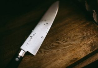 Γυναικοκτονία στο Ρέθυμνο: «Σκότωσα τη μητέρα σου» – Ο δράστης ειδοποίησε τον γιο του