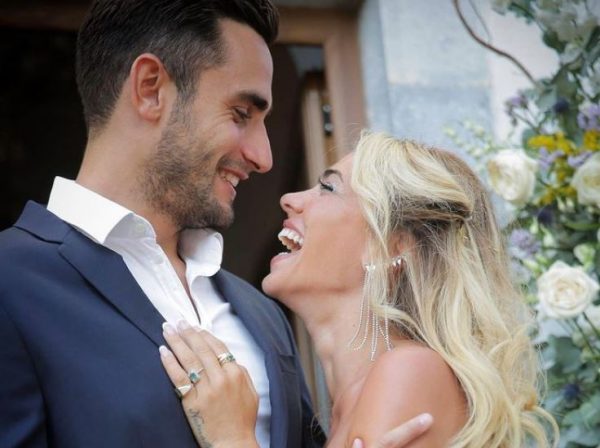 Κόνι Μεταξά – Μάριος Καπότσης: Όλες οι λεπτομέρειες του αποψινού γάμου στα Χανιά