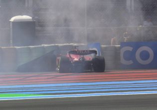 Formula 1: Νέα καταστροφή για τη Ferrari – Κατέληξε στον τοίχο ο Λεκλέρ