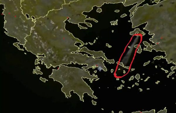 Φωτιά στη Λέσβο: Σε πύρινο κλοιό το νησί – Ο καπνός από τη φωτιά έφτασε έως τις Κυκλάδες