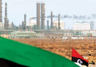 Λιβύη: Κλείνουν πετρελαϊκές εγκαταστάσεις λόγω «ανωτέρας βίας» – Ζημιές 3,5 δισ. δολαρίων