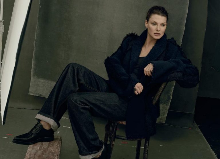 «Λατρεύω τα πάντα σχετικά με τη μόδα»: Η Λίντα Εβανγκελίστα επιστρέφει μετά την περιπέτεια της παραμόρφωσής της