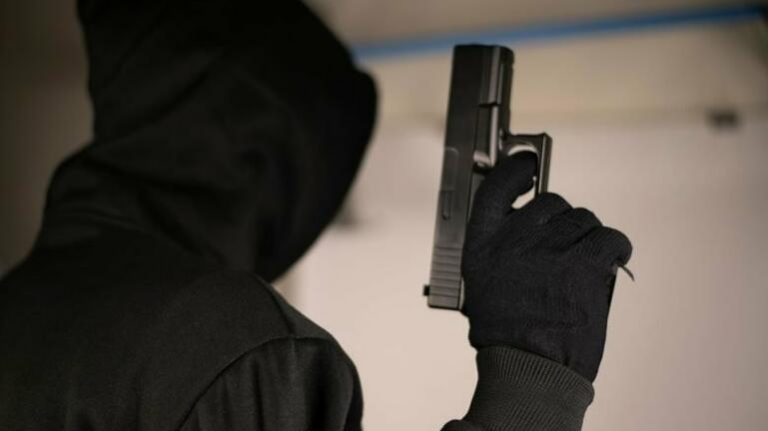 Γλυφάδα: Ένοπλη ληστεία σε σουπερμάρκετ