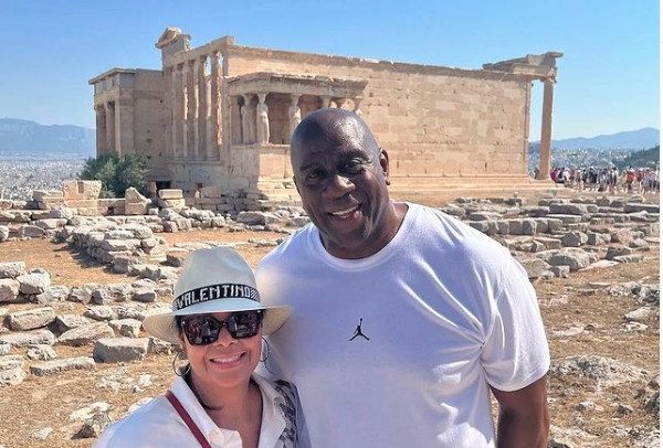 Το τηλεφώνημα-έκπληξη Μητσοτάκη στον Μάτζικ Τζόνσον που κάνει διακοπές στη χώρα μας