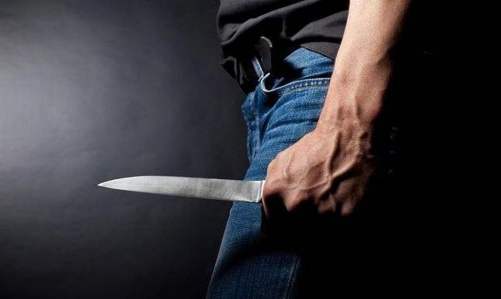 Χαλκίδα: Μαχαίρωσαν άγρια άνδρα στην κοιλιά – Δήλωσε στην αστυνομία ότι τραυματίστηκε μόνος του