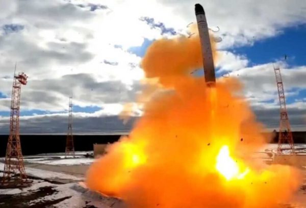 Ρωσία: Αναπτύσσει τον πύραυλο Zmeevik – Ο υπερηχητικός δολοφόνος των αεροπλανοφόρων