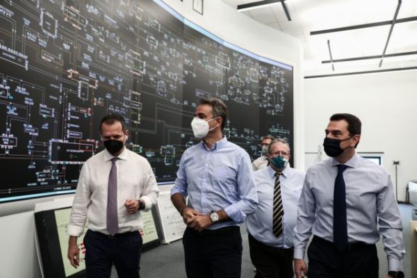 Το plan b για φυσικό αέριο και οι τιμές στα καύσιμα στο επίκεντρο της σύσκεψης υπό τον πρωθυπουργό