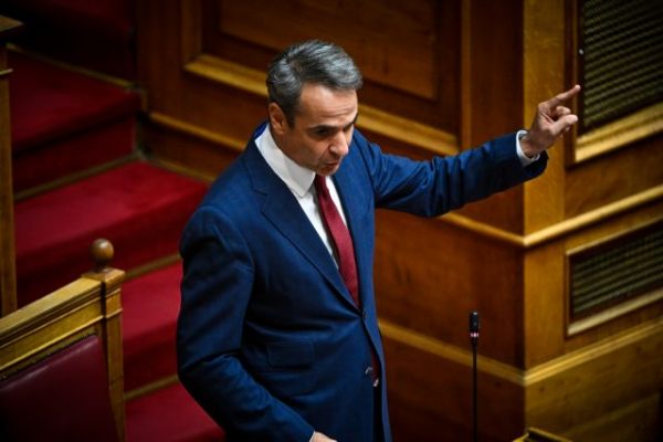 Μητσοτάκης: Θεωρείτε αδιάφορο κ. Τσίπρα ότι δύο υπουργοί σας καταλήγουν στο ειδικό δικαστήριο;