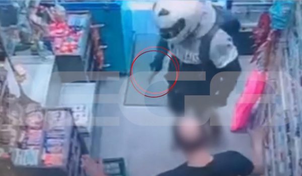 Βίντεο ντοκουμέντο από την ένοπλη ληστεία σε σουπερμάρκετ