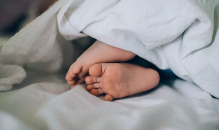 Λάρισα: Αστυνομικός καταδικάστηκε για απειλή κατά της συζύγου του – Καβγάς για… ακριβές πάνες