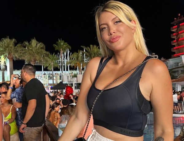 Γουάντα Νάρα: Τα πέταξε όλα στην Ίμπιζα – Αντέχετε;