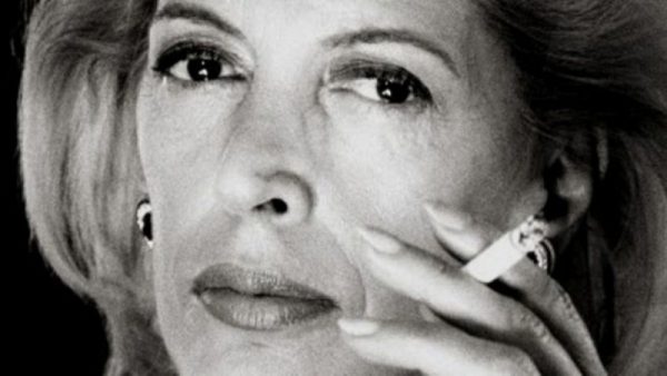 Ντίνα Κώνστα: Δεν ήθελα παιδιά – Έβλεπα τις άλλες κι έλεγα «πώς σκλαβώνονται έτσι;»