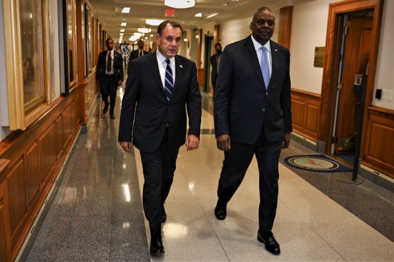 Συνάντηση Παναγιωτόπουλου – Όστιν με τους χάρτες της τουρκικής παραβατικότητας στο τραπέζι