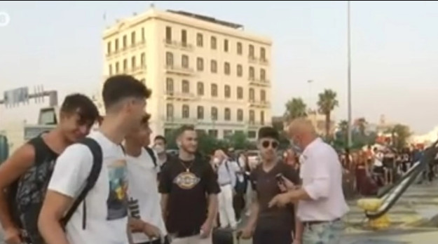 Πιτσιρικάδες στον Τσελίκα: «Τεστάκι θετικό, αλλά δεν θα κολλήσουμε έτσι κι αλλιώς»