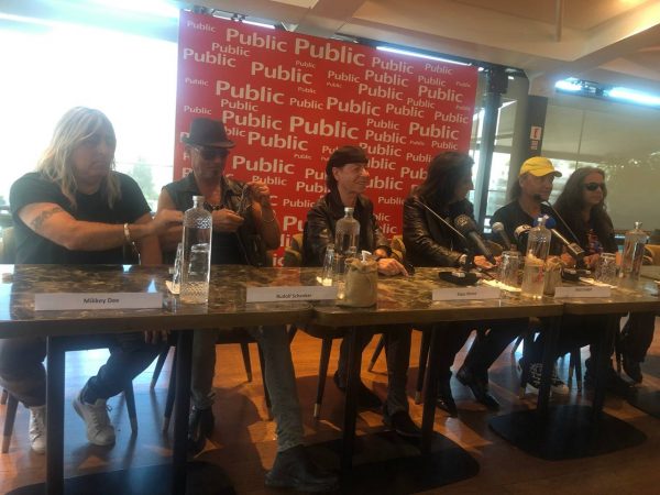 «Είναι σαν να γυρίζουμε σπίτι μας» – Το in στη συνέντευξη Τύπου Scorpions και Alice Cooper για τη συναυλία στο ΟΑΚΑ