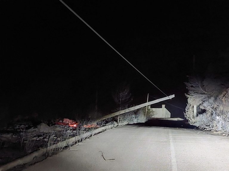 Φωτιά στην Πεντέλη: Διακοπές ρεύματος εξαιτίας της πυρκαγιάς