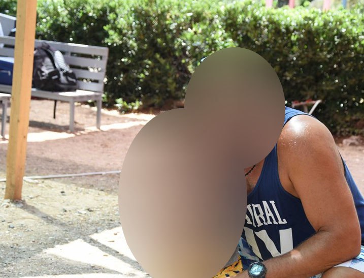 Σεξουαλική κακοποίηση:  Σοκάρει η φωτογραφία του αστυνομικού στα social media