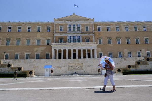 Καιρός: Έρχεται καύσωνας που θα «κάψει» την Ευρώπη – Έως 44 βαθμούς Κελσίου – Πότε θα «βράσει» η Ελλάδα