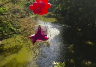 Απίστευτο θέαμα με ιπτάμενη πιανίστρια πάνω από την Κοιλάδα των Τεμπών