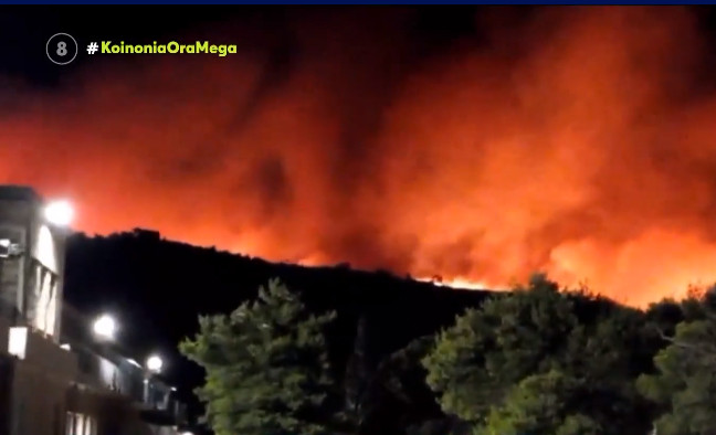 Φωτιά στην Πεντέλη: «Χωρίς εθελοντές και πυροσβέστες θα είχε χαθεί η μάχη στο Παίδων Πεντέλης»