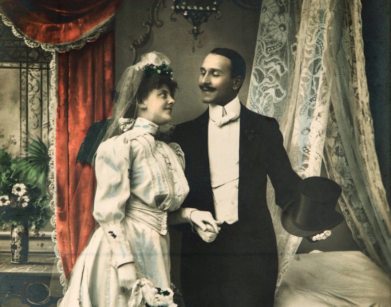 Ο θεσμός της προίκας που υποβίβαζε τη γυναίκα σε αντικείμενο – Η προίκα στους γάμους της κόρης της Φρειδερίκης